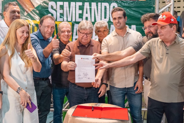 f7ef8b92-4d19-49a0-b869-d83e40536792-1