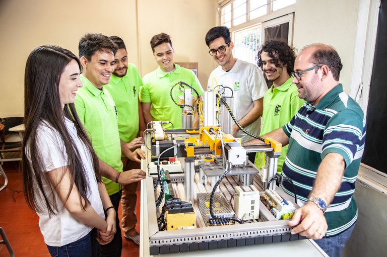 dd662084-035c-49b8-9c5d-90c13b740de4