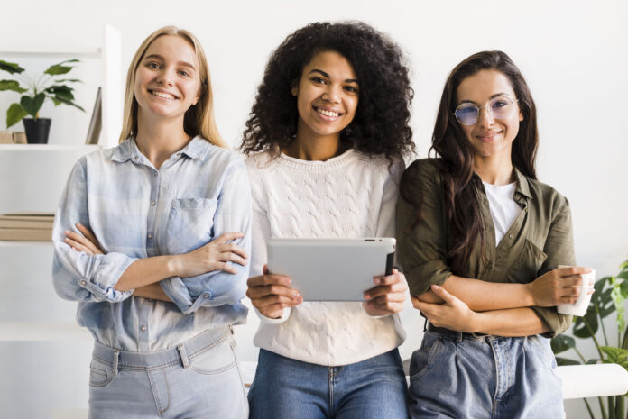 MULHERES-EM-TI-696×465