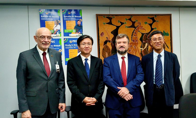 9e82a8fc-d095-41ed-8479-5524f0077d5e